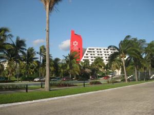 179445_10101295205629422_2136143169_n